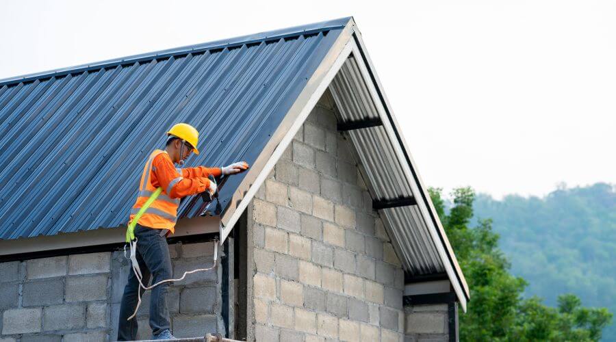 Professional roofing contractor services in Klemzig